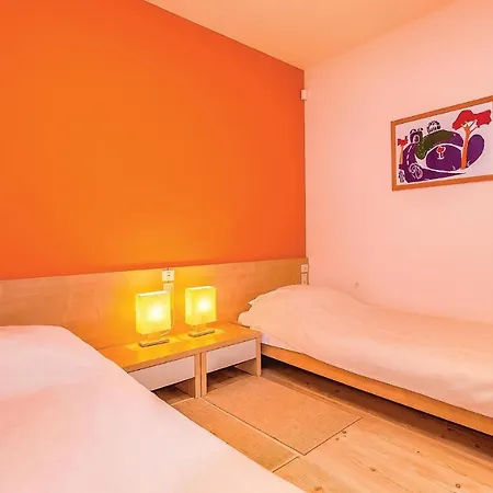 Stunning In With Sauna, 3 Bedrooms And Wifi Novi Vinodolski