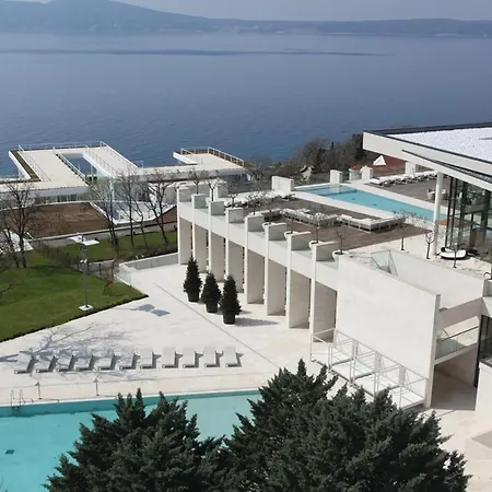 Stunning In With Sauna, 3 Bedrooms And Wifi Apartment *