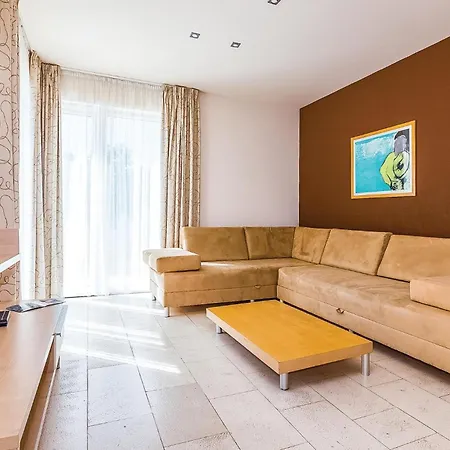 Stunning In With Sauna, 3 Bedrooms And Wifi Novi Vinodolski