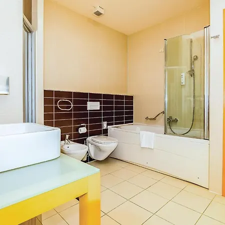 Stunning In With Sauna, 3 Bedrooms And Wifi Διαμέρισμα